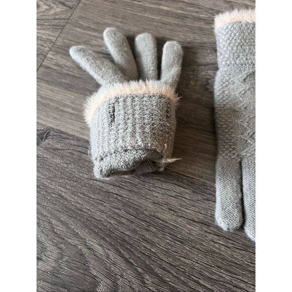 Clear Creek Women's  Knit Winter Warm Soft & Comfy Touchscreen Texting Gloves - Picture 3 of 4